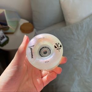 One (1) Luminous Light Up Mother of Pearl Iridescent Quad Roller Skate Wheel